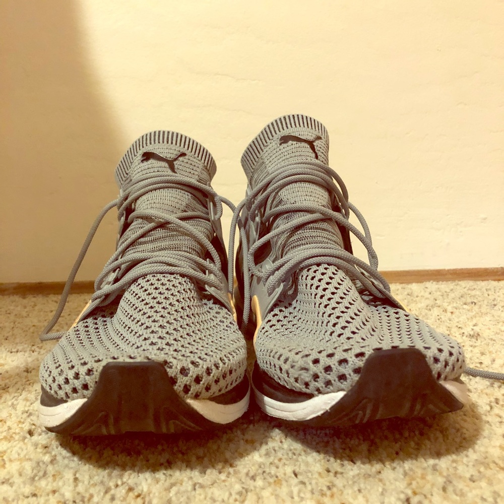 Puma evoknit running shoe.